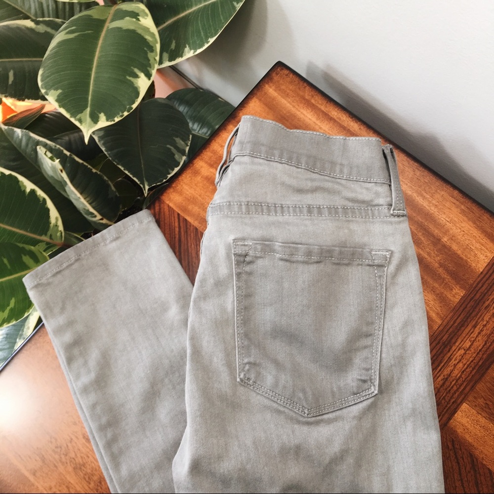 Frame Le skinny de Jeanne Grey Mid Rise Jeans